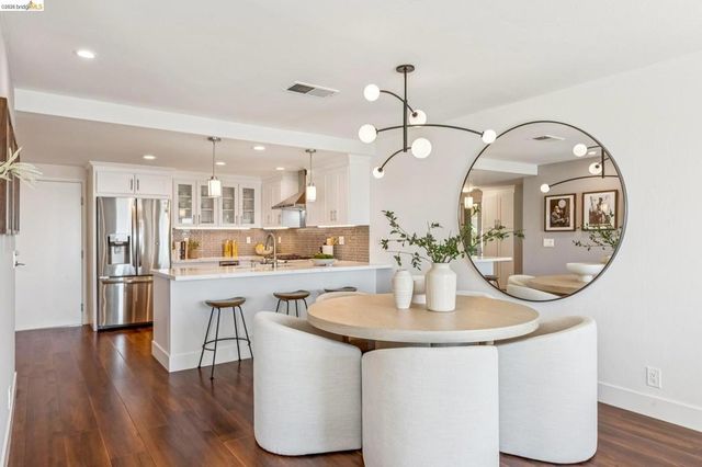 25 Graeagle, Oakland, CA 94605