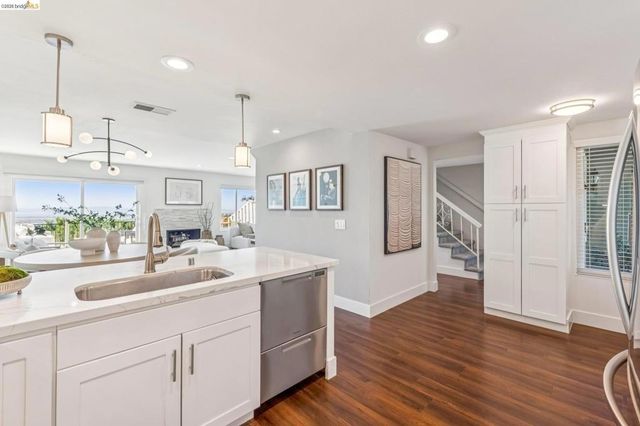 25 Graeagle, Oakland, CA 94605