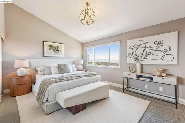 25 Graeagle, Oakland, CA 94605