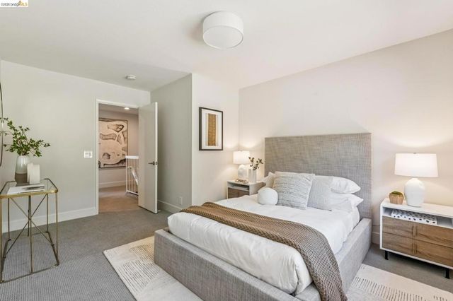 25 Graeagle, Oakland, CA 94605