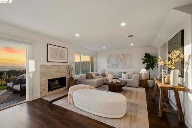 25 Graeagle, Oakland, CA 94605