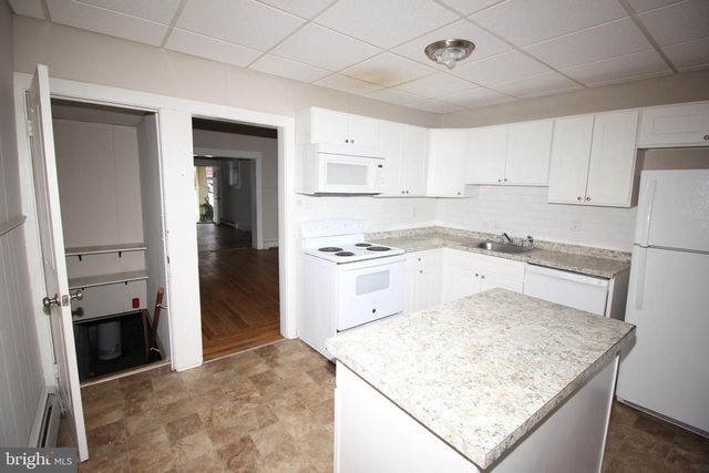 1408 STUYVESANT AVE, Trenton, NJ 08618