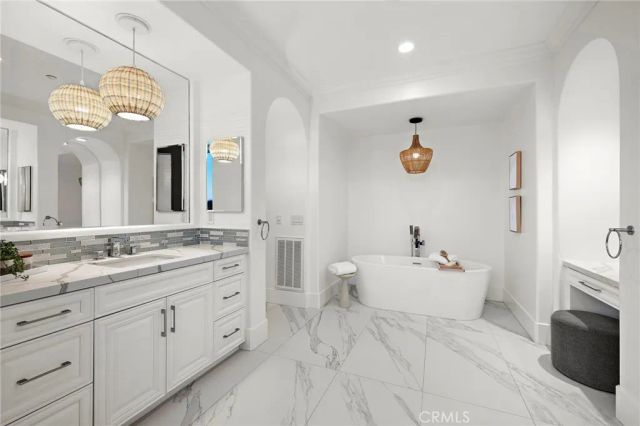 6 Canyon Peak, Newport Coast, CA 92657