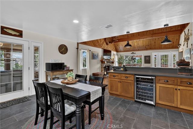 615 Grass Valley Rd, Lake Arrowhead, CA 92352