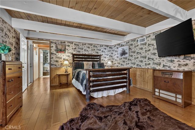 615 Grass Valley Rd, Lake Arrowhead, CA 92352