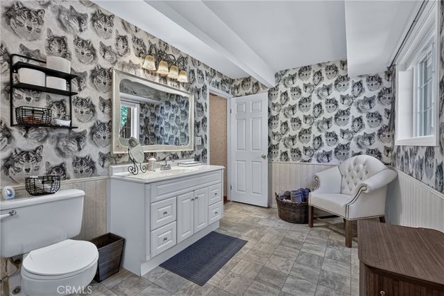 615 Grass Valley Rd, Lake Arrowhead, CA 92352