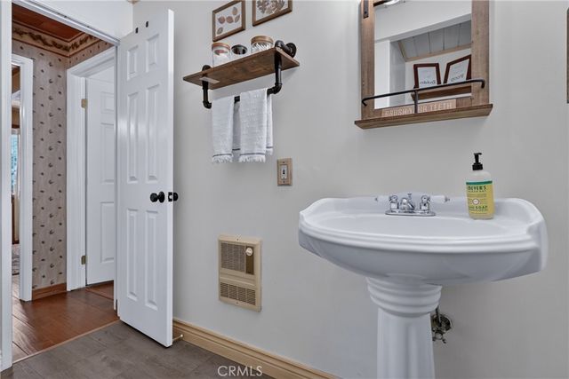 615 Grass Valley Rd, Lake Arrowhead, CA 92352