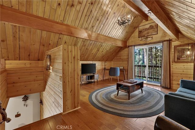 615 Grass Valley Rd, Lake Arrowhead, CA 92352