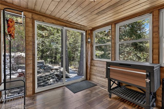 615 Grass Valley Rd, Lake Arrowhead, CA 92352