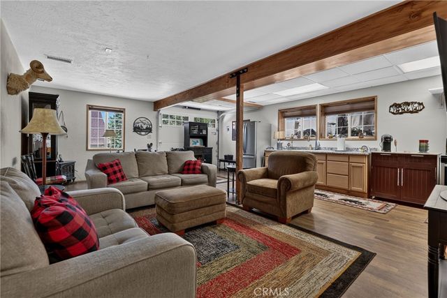 615 Grass Valley Rd, Lake Arrowhead, CA 92352