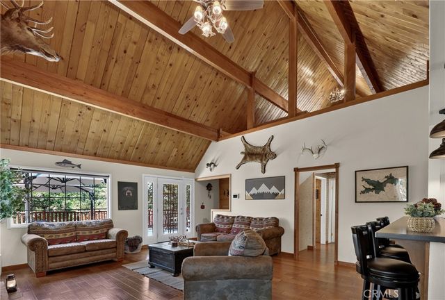 615 Grass Valley Rd, Lake Arrowhead, CA 92352