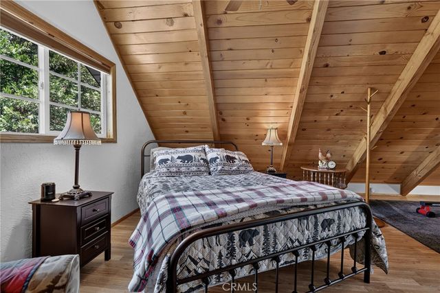 615 Grass Valley Rd, Lake Arrowhead, CA 92352