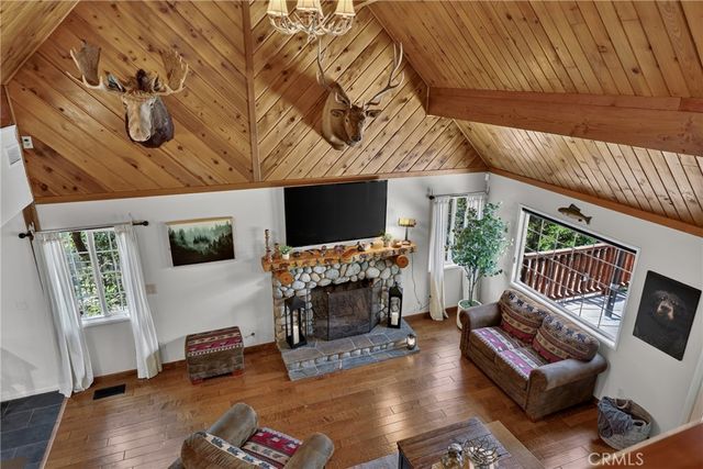 615 Grass Valley Rd, Lake Arrowhead, CA 92352