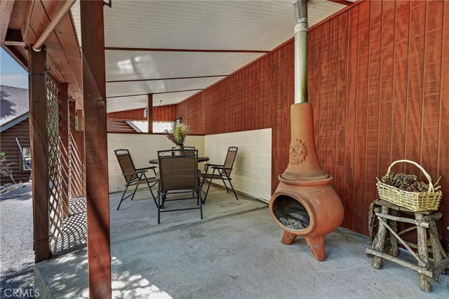615 Grass Valley Rd, Lake Arrowhead, CA 92352