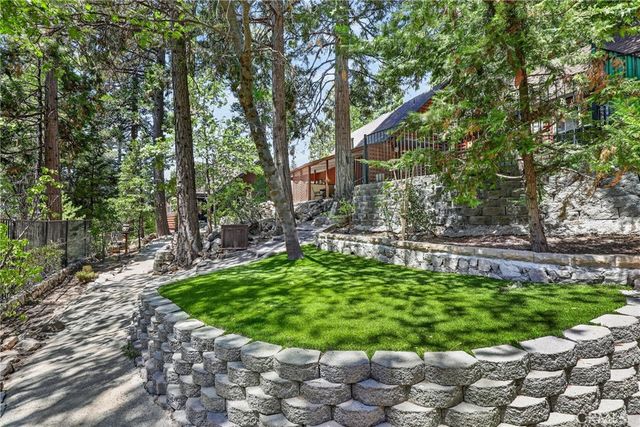 615 Grass Valley Rd, Lake Arrowhead, CA 92352