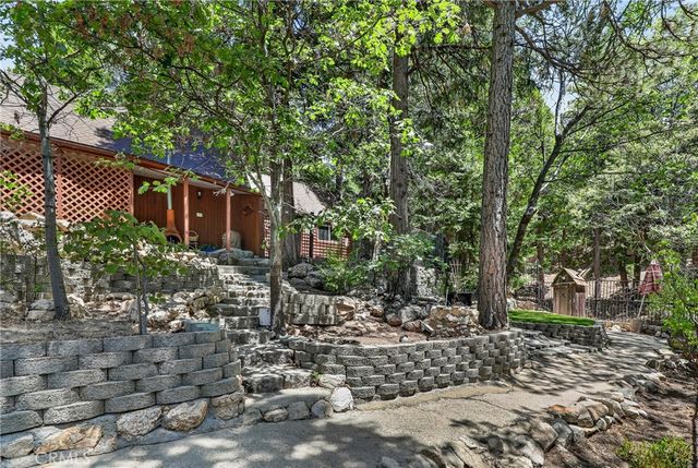 615 Grass Valley Rd, Lake Arrowhead, CA 92352