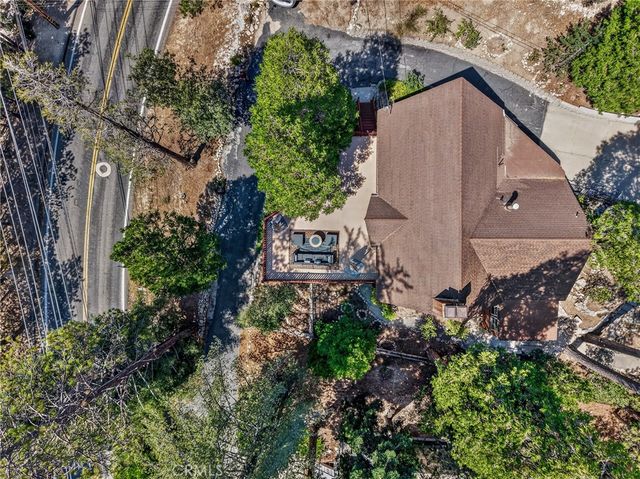 615 Grass Valley Rd, Lake Arrowhead, CA 92352