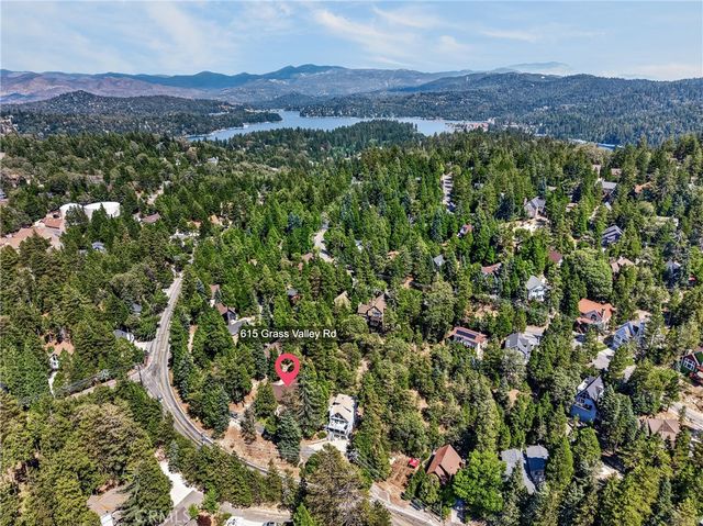 615 Grass Valley Rd, Lake Arrowhead, CA 92352