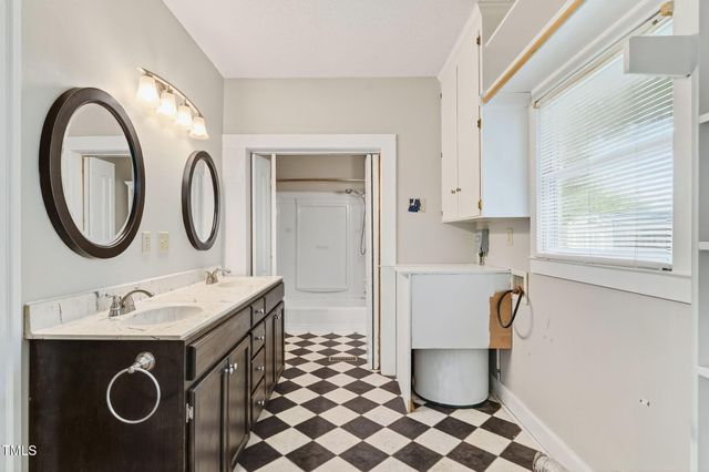 108 W C Street, Erwin, NC 28339