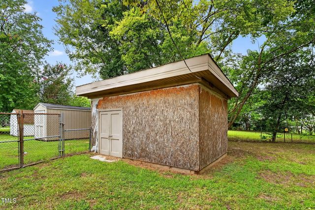 108 W C Street, Erwin, NC 28339