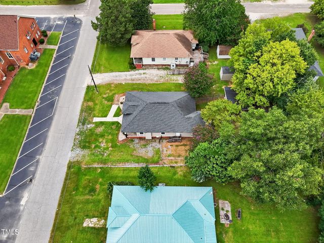 108 W C Street, Erwin, NC 28339