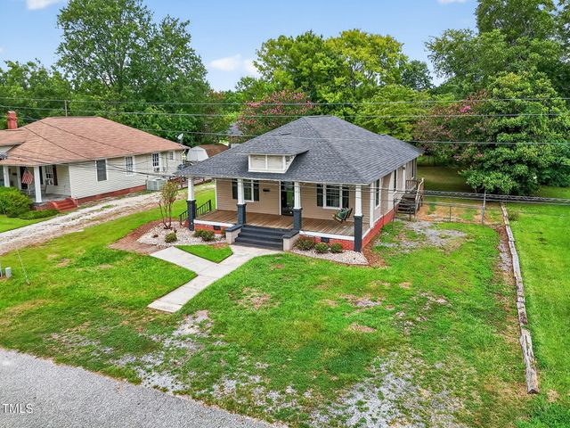 108 W C Street, Erwin, NC 28339