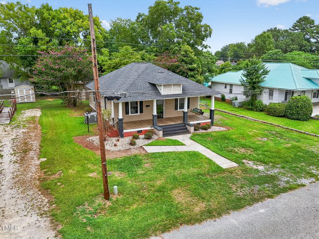 108 W C Street, Erwin, NC 28339