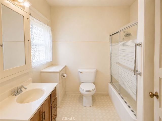 537 W 49th Place, Los Angeles, CA 90037