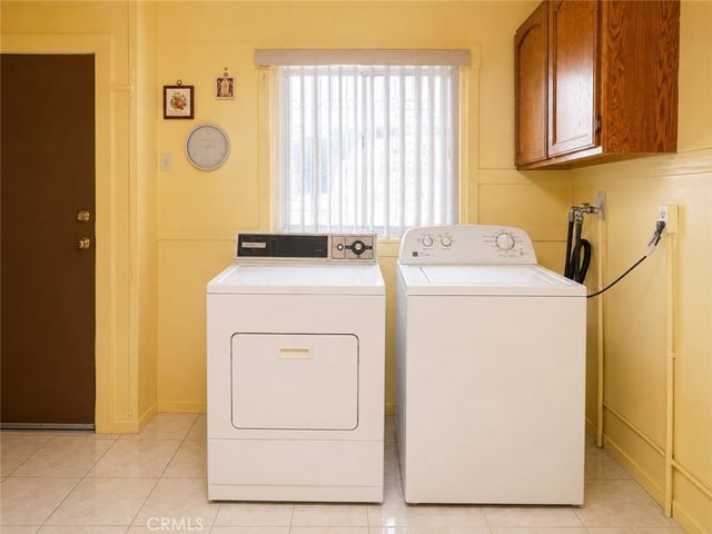 537 W 49th Place, Los Angeles, CA 90037