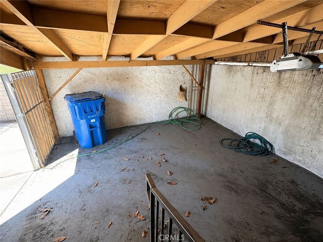 537 W 49th Place, Los Angeles, CA 90037