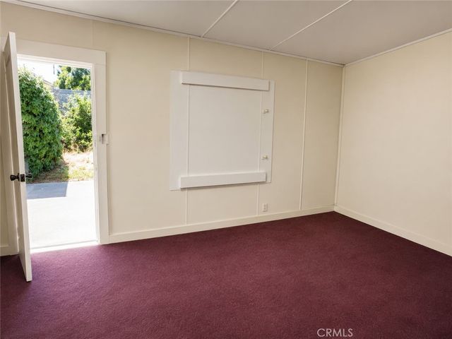 537 W 49th Place, Los Angeles, CA 90037