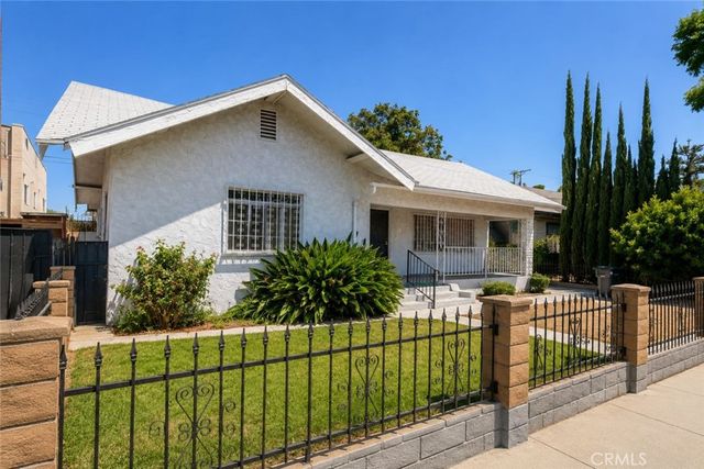 537 W 49th Place, Los Angeles, CA 90037