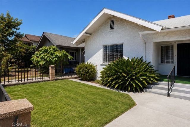537 W 49th Place, Los Angeles, CA 90037