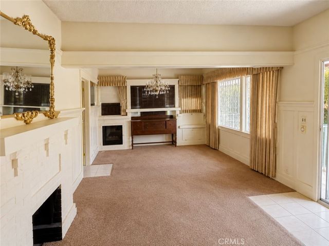 537 W 49th Place, Los Angeles, CA 90037
