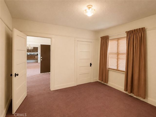 537 W 49th Place, Los Angeles, CA 90037