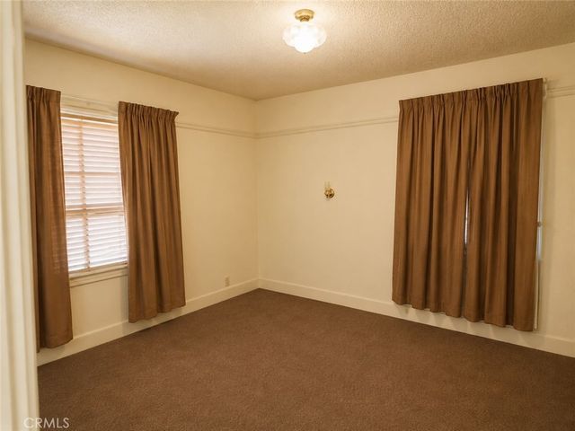 537 W 49th Place, Los Angeles, CA 90037