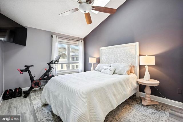 53 PAMELA CT, Levittown, PA 19057