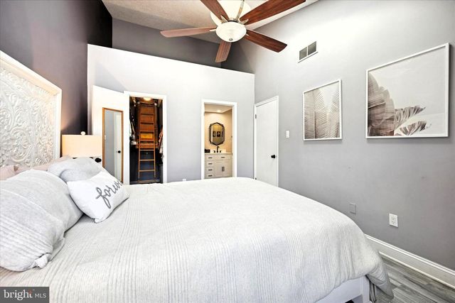 53 PAMELA CT, Levittown, PA 19057