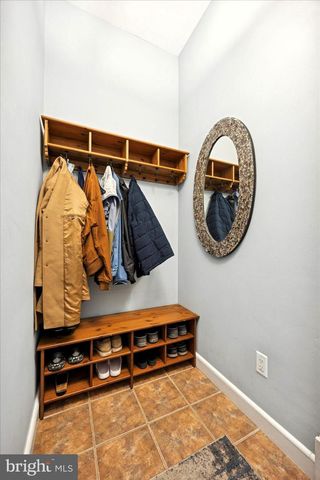 53 PAMELA CT, Levittown, PA 19057