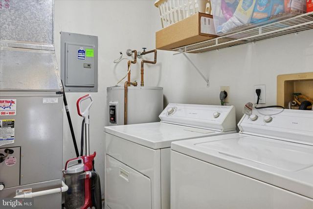 53 PAMELA CT, Levittown, PA 19057