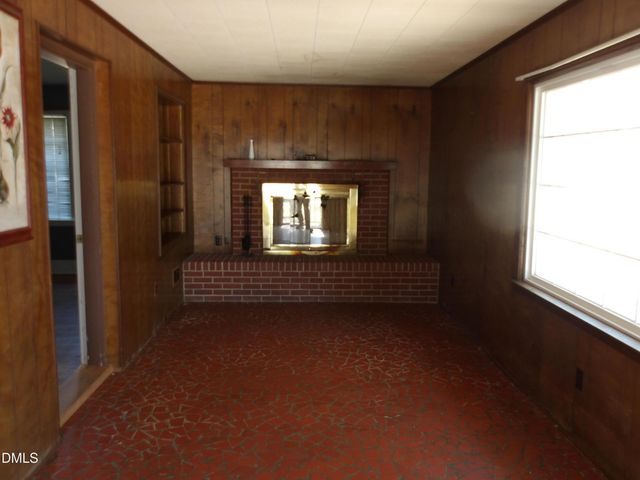 301 W Gannon Avenue, Zebulon, NC 27597