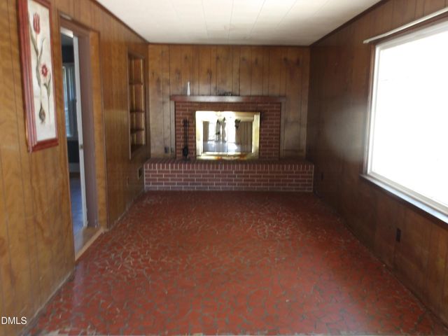 301 W Gannon Avenue, Zebulon, NC 27597