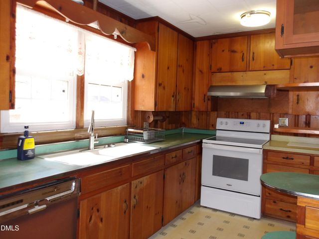 301 W Gannon Avenue, Zebulon, NC 27597