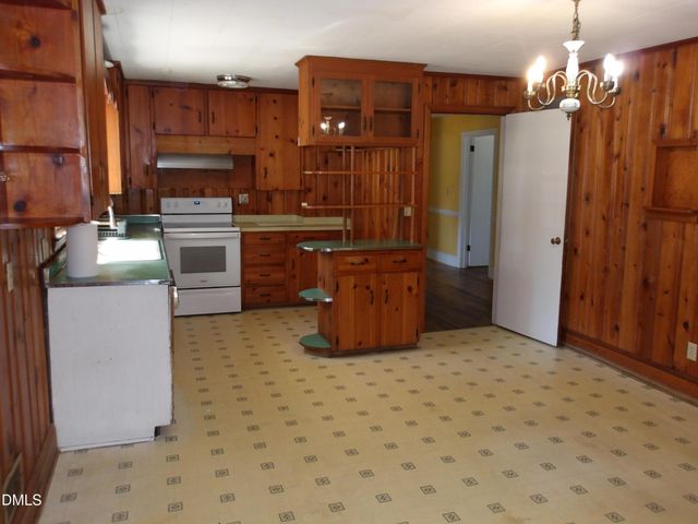 301 W Gannon Avenue, Zebulon, NC 27597