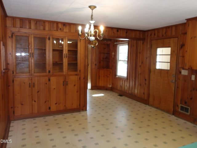 301 W Gannon Avenue, Zebulon, NC 27597