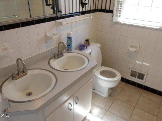 301 W Gannon Avenue, Zebulon, NC 27597