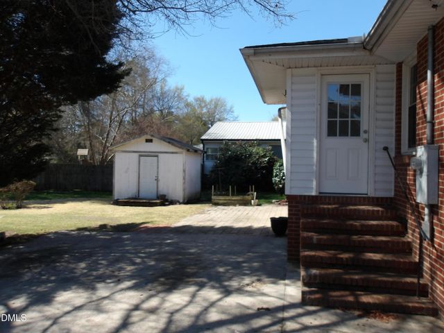 301 W Gannon Avenue, Zebulon, NC 27597