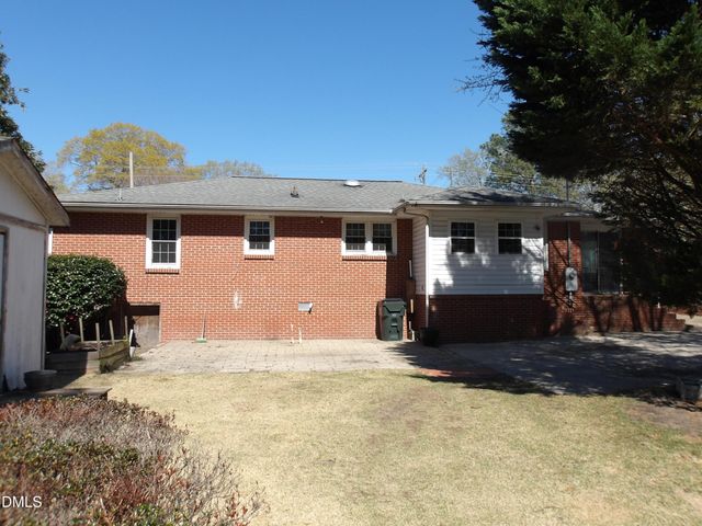 301 W Gannon Avenue, Zebulon, NC 27597