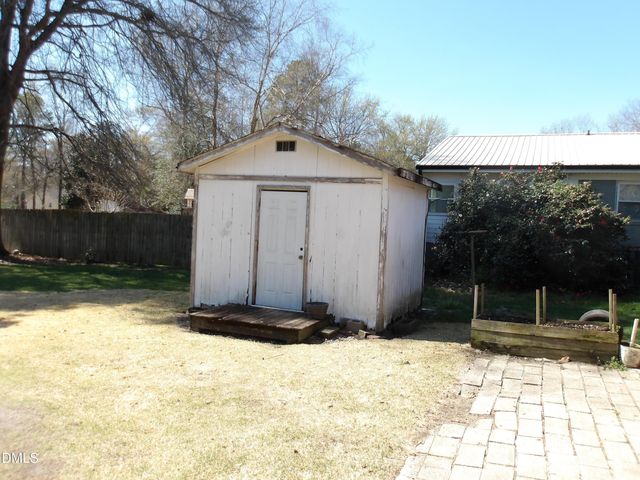 301 W Gannon Avenue, Zebulon, NC 27597