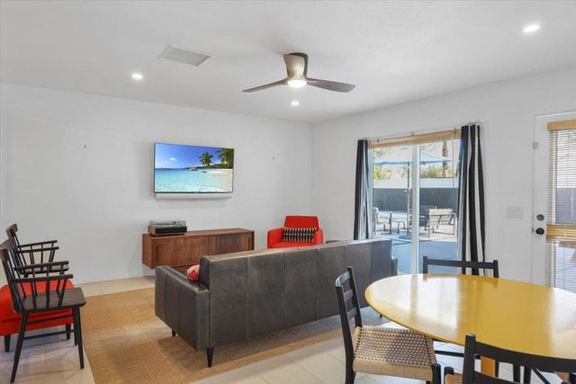 3991 E Calle San Raphael, Palm Springs, CA 92264